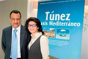 Moncef Ben Dhabi director general para Espaa y Portugal de Tunisair y Lleila Tekaia, directora de la Oficina Nacional de Turismo de Tnez  en Espaa