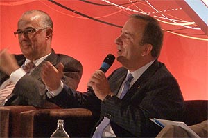 Emiliano González, director general de MSC Cruceros y Bernardo Echevarria, director general de Costa en España en el coloquio