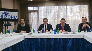 Vista de la rueda de prensa de Orizonia que reinventa Vibo Viajes