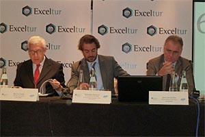 Rueda de prensa  donde se anunci el VI Foro  de Exceltur  en el Gran Hotel Meli Fnix