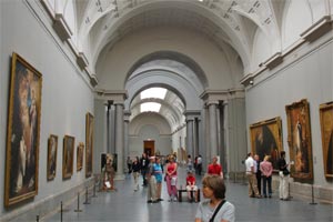 Turistas en el Museo del Prado