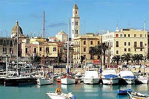 Una vista del puerto de Bari, la capital de Puglia