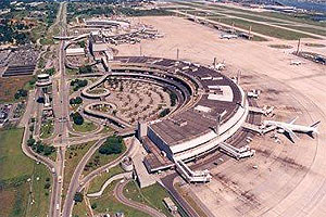 Aeropuerto de Brasilia, uno de los aeropuertos a los que pujará  Aena junto al grupo OHL.