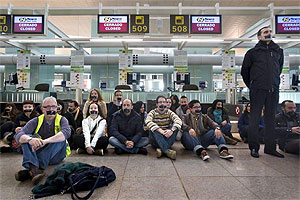 Trabajadores de Spanair manifestndose  en Barcelona