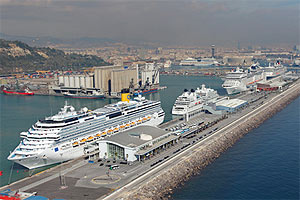 Una vista del puerto de Barcelona 