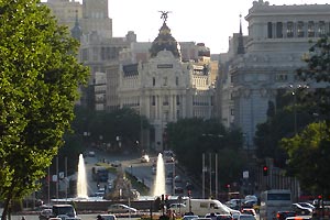 Una vista desde la calle Alcalá y el comienzo de la Gran Vía de Madrid