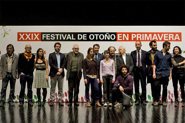 Francesc Galcerán, Juan Calot, Olalla Escribano, Mariano de Paco Serrano, Ignacio Amestoy, integrantes de la compañía Antonio Ruz junto al vicepresidente Ignacio González, Ariel Goldenberg, Albert Boadella, Timothy Benjamin Champan, Pablo Messiez, Antonio Ruz y Muriel Romero