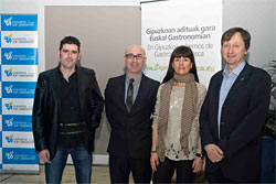 Roke Akizu, Manu Narváez, Isabel Aguirrezabala y Xavier Eleizegi