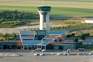 El nuevo Aeropuerto de Paris-Vatry Disney  que se encuentra a 150 km. de Paris y a 112 km de Disneyland