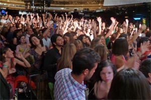 Una vista del publico que acudi a la sala Joy Eslava de Madrid