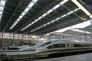 Estación de Málaga con los trenes Aves parados