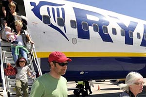 Ryanair desembarcando pasajeros