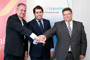 Momento del acuerdo entre New Travelers y Globalia