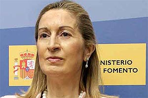 Ana Pastor, ministra de Fomento, que acaba de anunciar un plan racional de estaciones ferroviarias