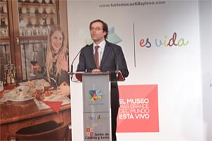 Javier Ramírez, director general de Turismo de la Junta de Castilla León durante la presentación en el Casino de Madrid
