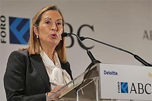La ministra Ana Pasto durante su intervención en el Foro ABC