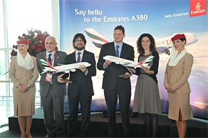 Fernando Suárez de Góngora, director de Emirates para España y Portugal, Ricard Font, director general de Transportes y Mobilidad de la Generalitat de Cataluña, Richard Jewsbury, senior vice president Commercial Operations Europe & Russian Federation de la compañía y Sonia Corrochano, directora del Aeropuerto de Barcelona – El Prat
