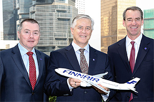 Willie Walsh, consejero delegado de IAG; Allister Paterson, vicepresidente Senior División Comercial de Finnair; y Tom Horton, presidente y consejero delegado de American Airlines.