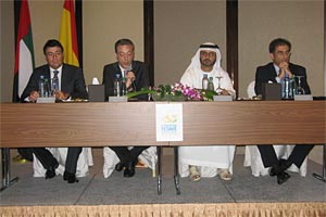 Mesa presidencial del Congreso a su inauguracin; Ghassan Aridi, CEO  de Alpa Tours,  Adolfo Mat, presidente de FETAVE, Talal Al Suwaldi, director para la Regiones del Norte y Sur de Europa y Jaime Montalvo, consejero Econmico y Comercio de la Embajada de Espaa en Dubai