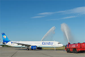 Bautizo del A321 con nombre “Voyager Android” a su llegada al aeropuerto de Berlin-Schönefeld.