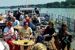 Pasajeros navegando por el Rhin el pasado  da 7 de junio